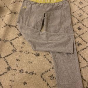 under armor cropped grey leggings